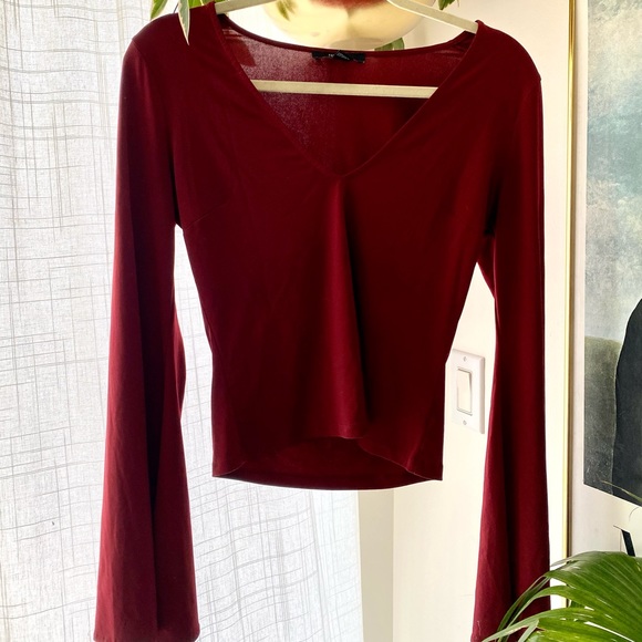 Red v-neck - Picture 2 of 4